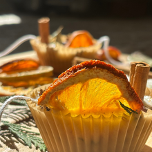 Load image into Gallery viewer, Natural Fire Starters Beautiful Gift or Favor: Apple Maple Burbon / Plain