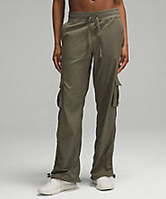Load image into Gallery viewer, Dance Studio Relaxed-Fit Mid-Rise Cargo Pant 31"